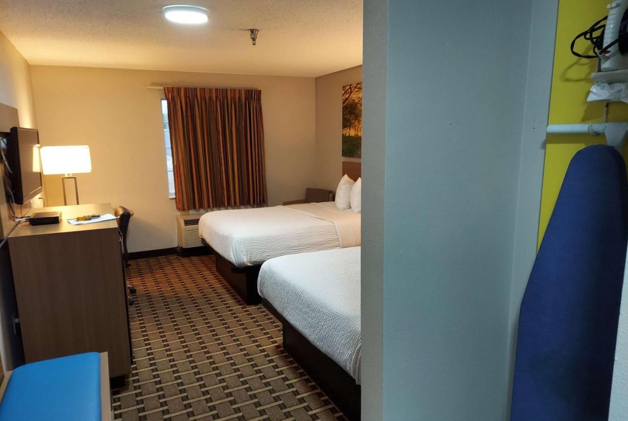 Days Inn & Suites By Wyndham Huntsville Exterior foto